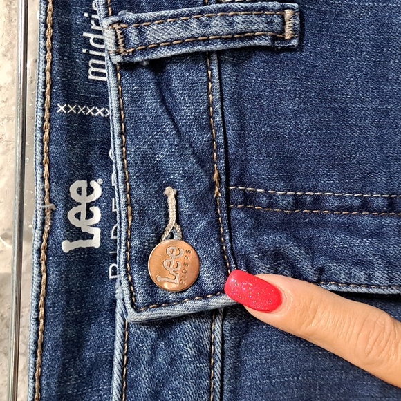 Lee Riders Midrise Straight Leg Blue Jeans. Size 12 Petite - Picture 2 of 7